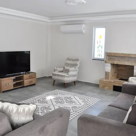 Hanimeli With 60m2 Pool, Sleeps 12