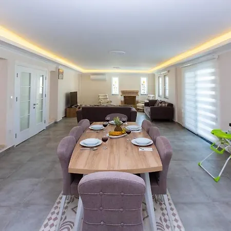 Hanimeli With 60m2 Pool, Sleeps 12 * Μούγκλα