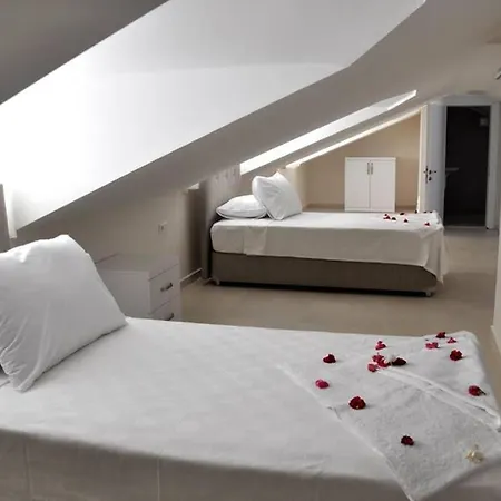 Hanimeli With 60m2 Pool, Sleeps 12 * Μούγκλα